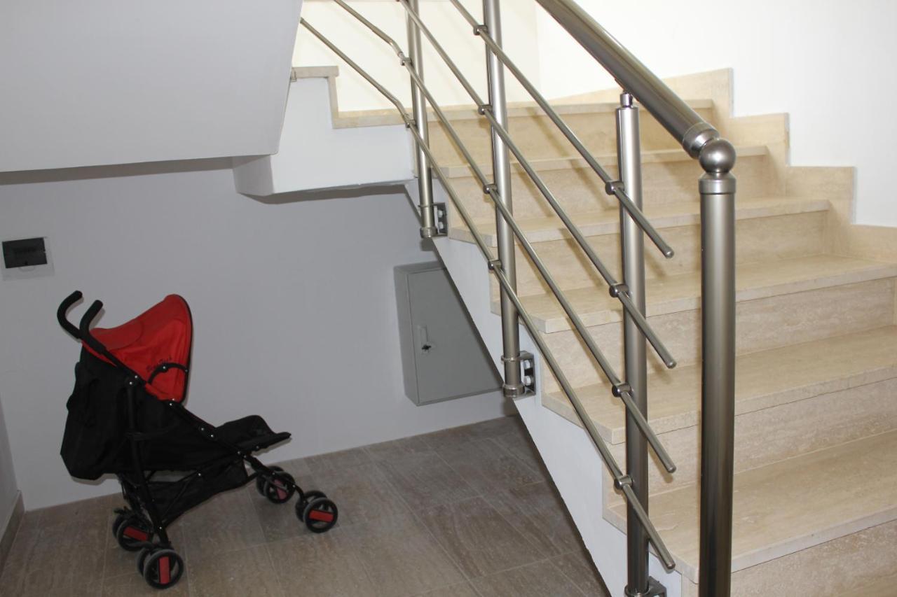 Apartments Kapisoda ツェティニェ エクステリア 写真
