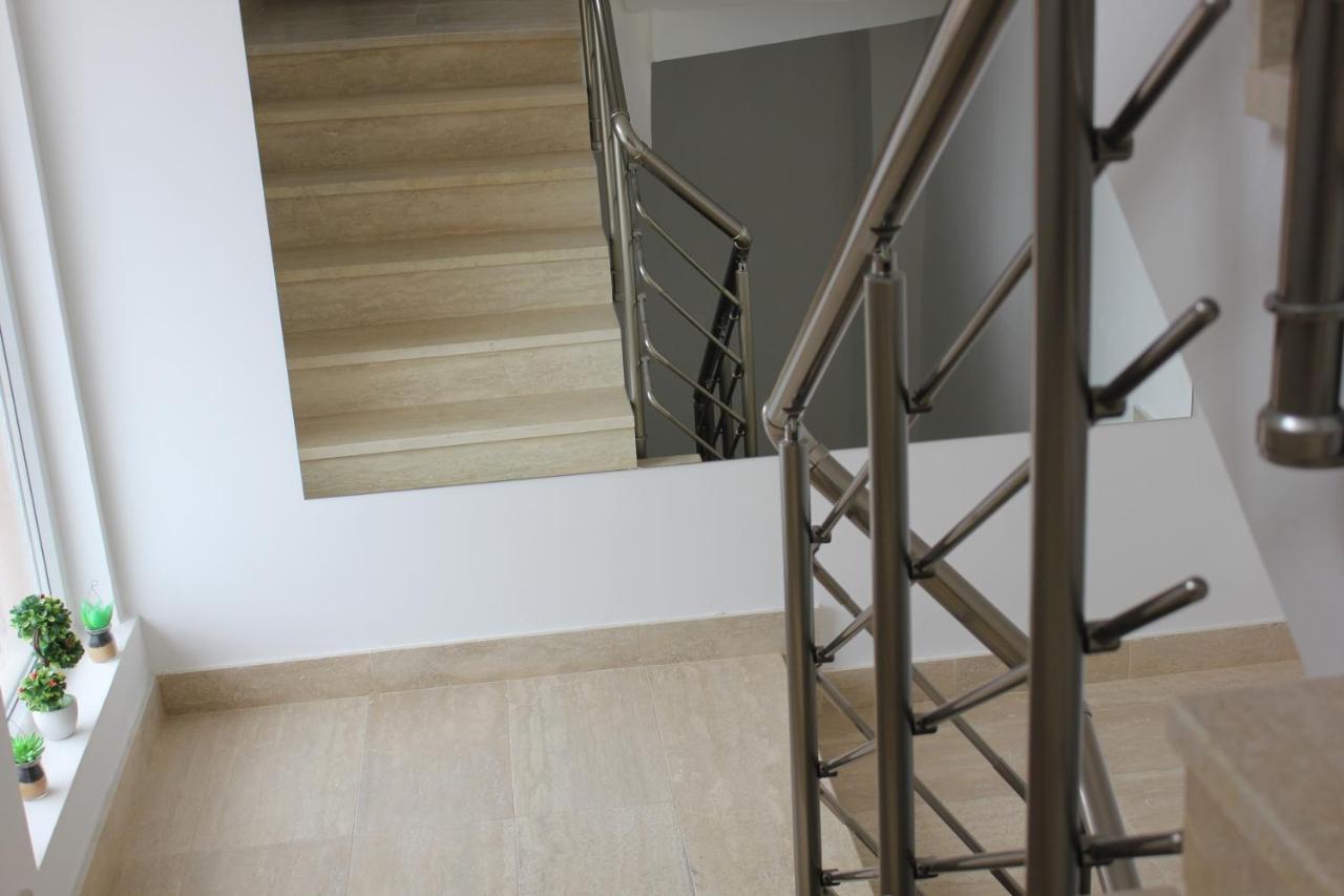 Apartments Kapisoda ツェティニェ エクステリア 写真