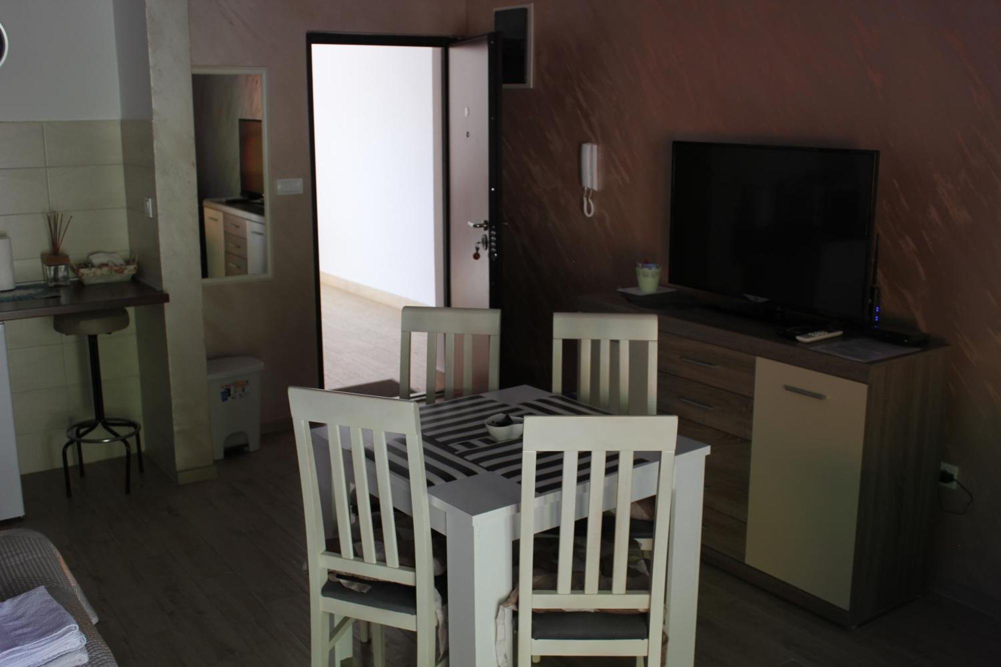 Apartments Kapisoda ツェティニェ エクステリア 写真