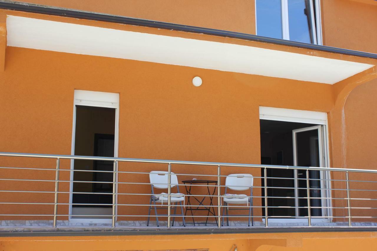 Apartments Kapisoda ツェティニェ エクステリア 写真